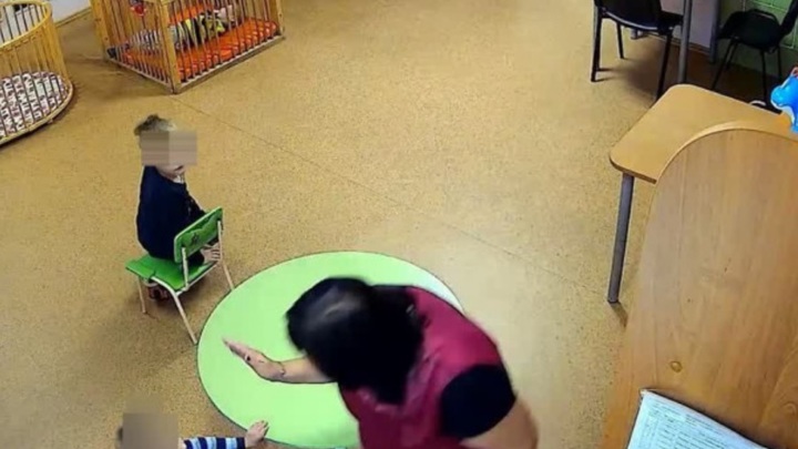 Медсестра, колотившая воспитанника центра реабилитации в Приозерске тряпками, осталась на свободе