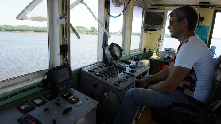 Керченская паромная переправа возобновила работу