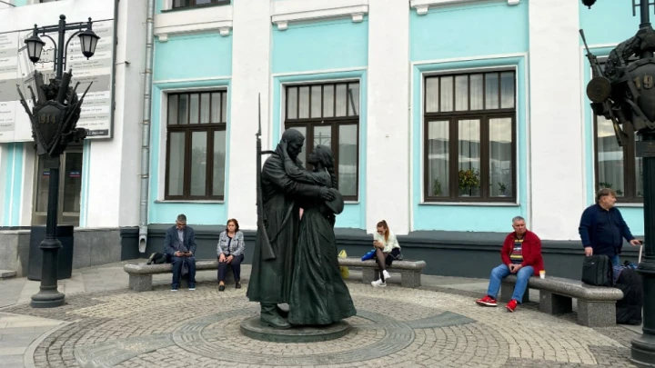 Митрополичий хор исполнил Прощание славянки.Лица воинов Христовых - Малофеев