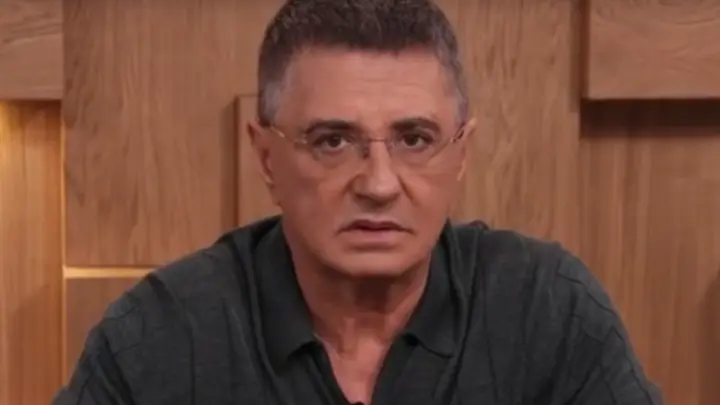 Врач Мясников признался, что часто ругается матом, когда переполняют эмоции