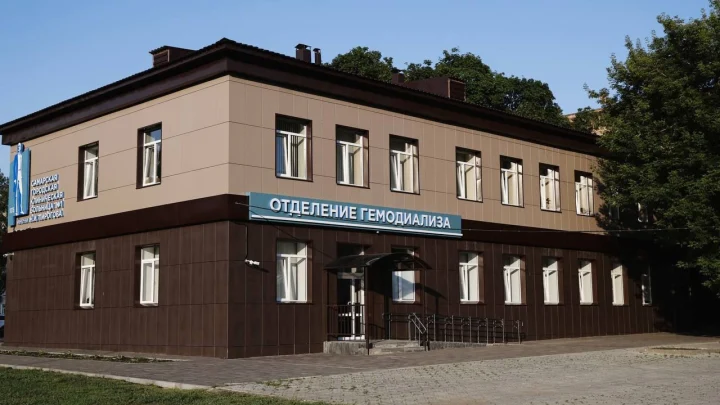 Губернатор Вячеслав Федорищев оценил обновленное отделение диализа в больнице им. Пирогова: охват пациентов увеличился с 77 до 120