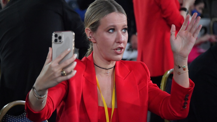 Екатерина Андреева обломала Ксению Собчак, которая возмутилась побегом ведущей из России