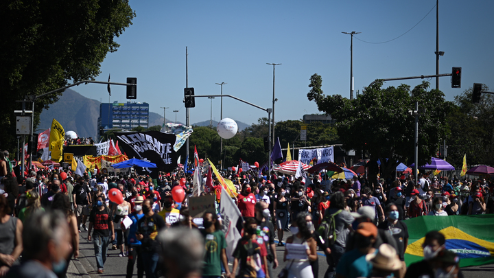 В Бразилии зреет майдан? Массовые протесты против нового президента охватили Рио