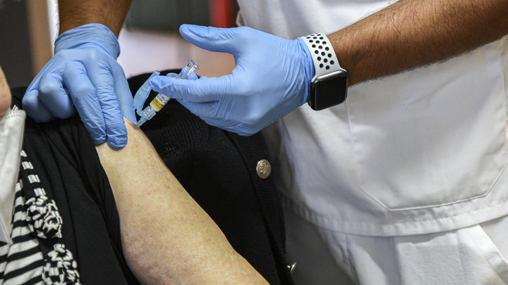 Новосибирские медики рассказали, как работает вакцина от коронавируса