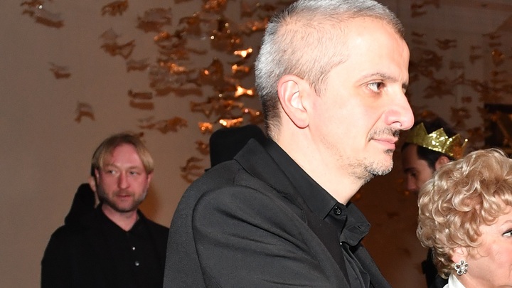 Богомолову из-за развратного спектакля сулят перевоспитание: Срочно на фронт