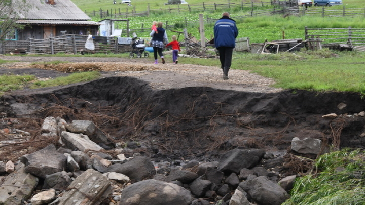 Четыре сотни пострадавших от паводка забайкальцев не хотят идти за деньгами