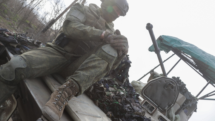 “РВ”: Подрыв штурмовой группы ВСУ на “минном шлагбауме” под Купянском попал на видео