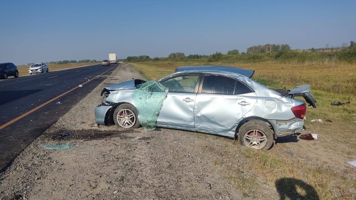 Под Новосибирском 31-летняя женщина погибла в перевернувшемся автомобиле