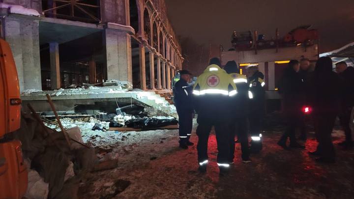 После обрушения торгового центра в Селятино завели уголовное дело