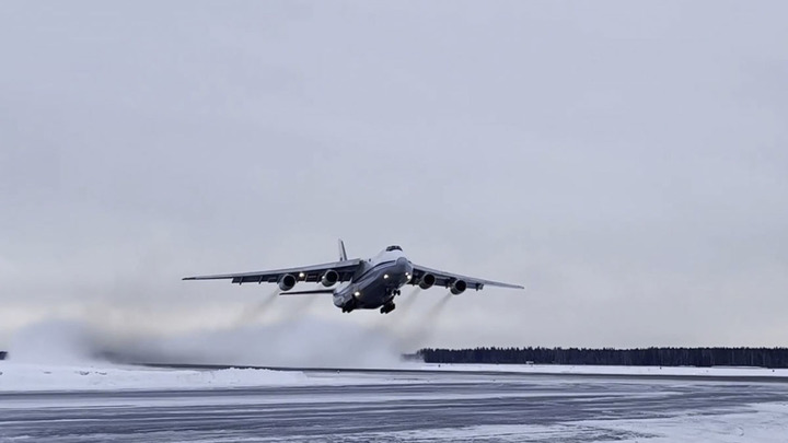 В Новосибирске пилота Ан-24 наградили за удачную аварийную посадку 35-летней давности