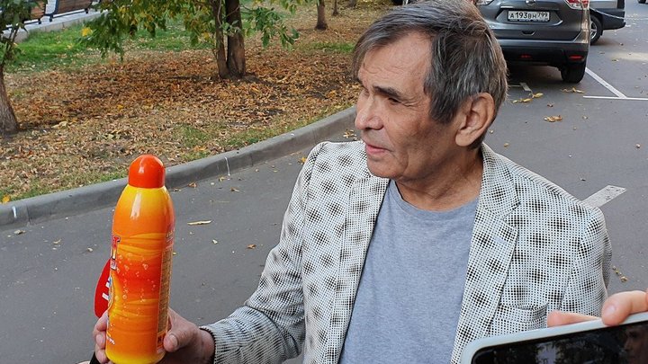 Бари Алибасов вынудил полицейских взламывать дверь