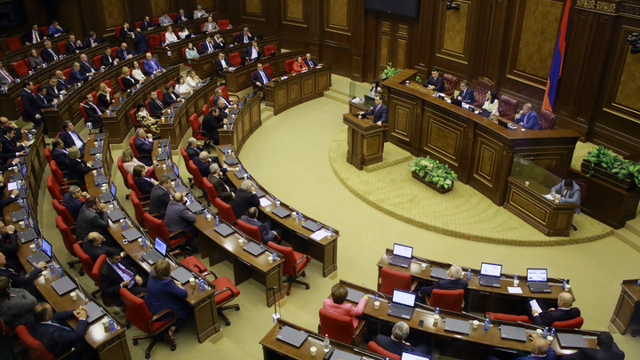 Парламентская оппозиция Армении заявила о нападках на журналистов