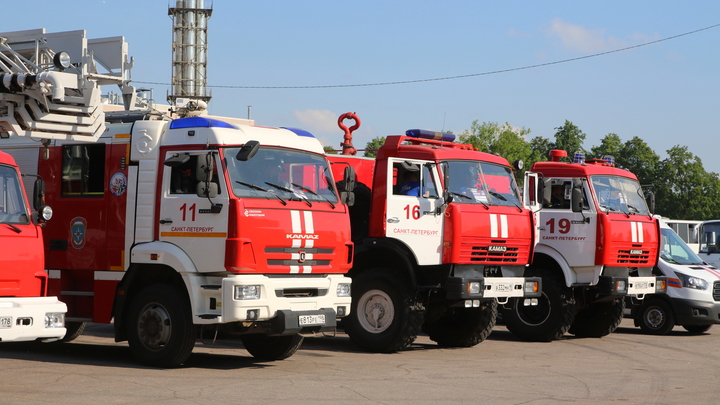 В Краснодаре из горящей многоэтажки на ул. Российской эвакуировали 60 человек