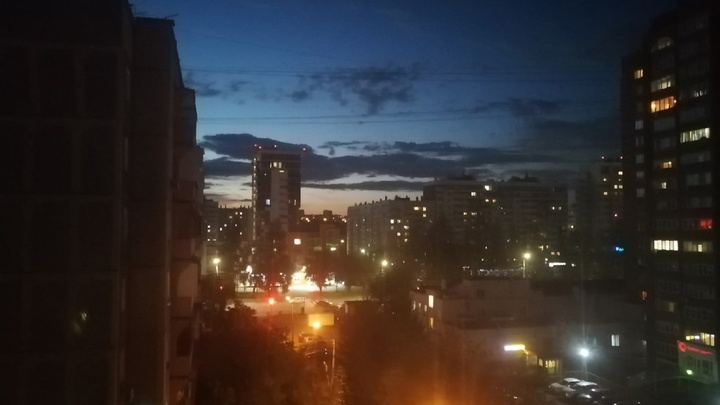 Взрыв и свечение напугали жителей Паркового в Челябинске: что случилось