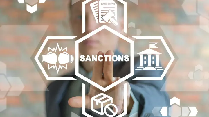 Санкционный бумеранг: Экономист Хазин сказал, откуда ударят по США