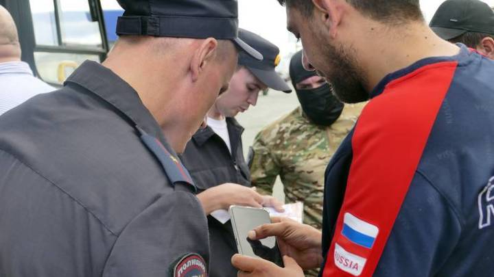 Строили незаконно: мигрантов поймали в новой школе Челябинска