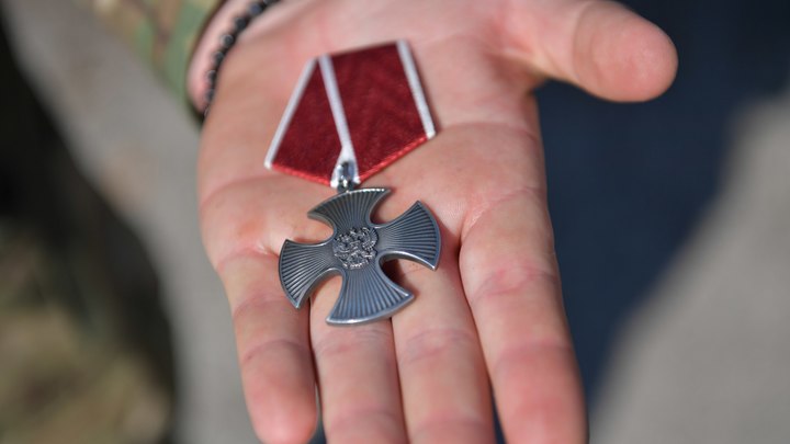 Русский боец получил тяжёлое ранение, но продолжил командовать штурмовой группой