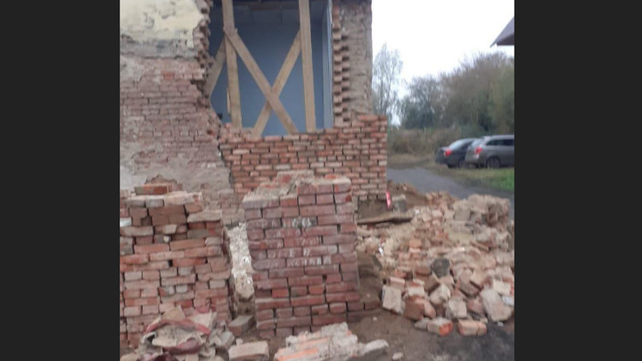 Перебдел!: власти прокомментировали обрушение стены беловской школы