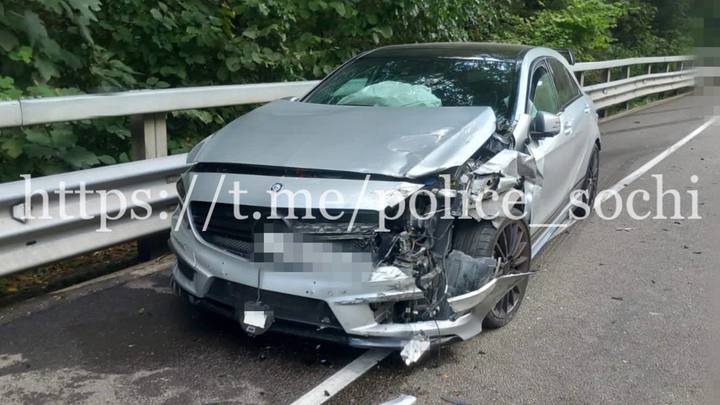 В Сочи пять человек, включая троих детей, пострадали в массовом ДТП