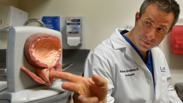 День уролога 2024: поздравления в стихах и прозе