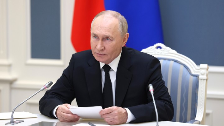 Владимир Путин утвердил размер МРОТ на 2025 год