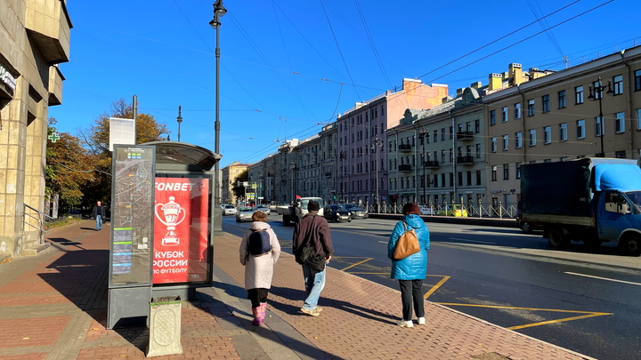 Жители Петербурга могут бесплато ездить на общественном транспорте до 23 лет
