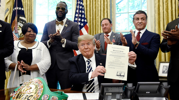 Дональд Трамп простил чёрного чемпиона