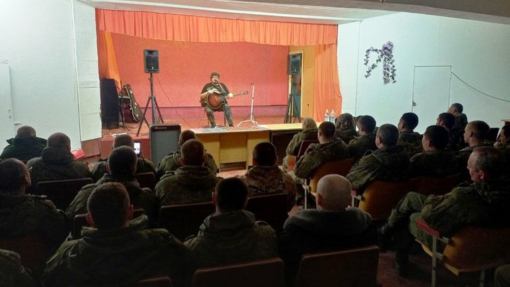 В лесах рыщут украинские ДРГ: Известный челябинский музыкант вернулся из Луганска