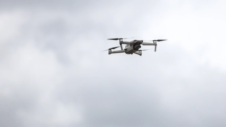 Украинских школьников будут обучать управлению FPV-дронами