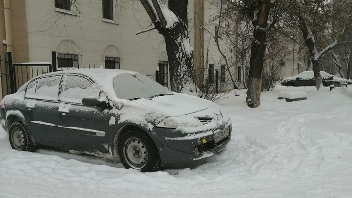 Житель Златоуста рассказал, зачем разбил автомобиль любимой
