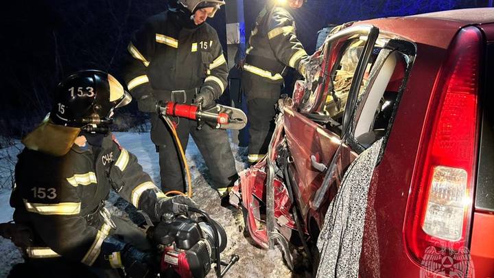 В Шуйском районе спасатели деблокировали пострадавшего после ДТП водителя