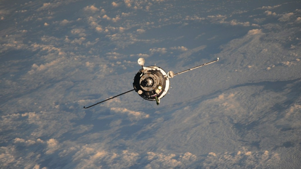 Возле МКС уфологи зафиксировали тайный корабль NASA Возле МКС уфологи зафиксировали тайный корабль NASA