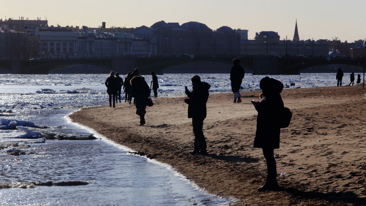 Почему закрыли пляж Петропавловской крепости: причины ограничений и сроки