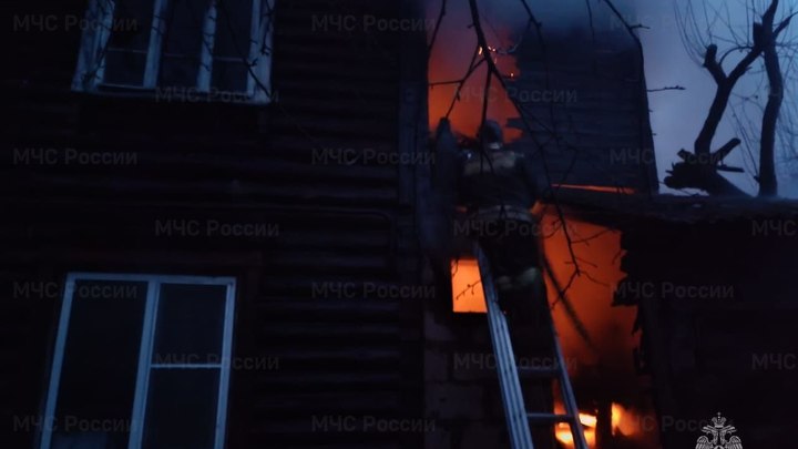 В Александровском районе в машине скорой помощи скончалась спасенная на пожаре 84-летняя пенсионерка