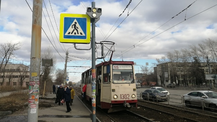 Проверяйте сиденья: жительница Магнитогорска получила химический ожог в трамвае