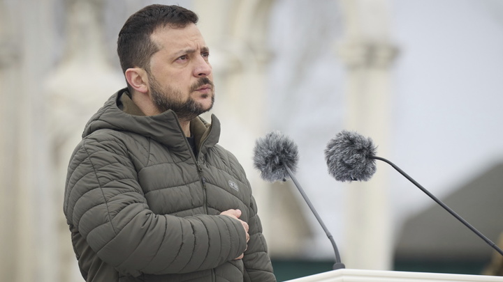 Зеленский мрачнее тучи - наступление отменяется? Журналист намекнул на двухходовочку