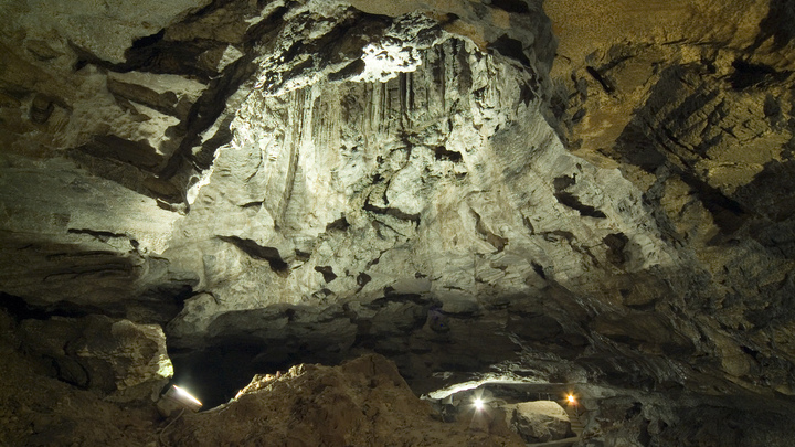 Спелеологи из России нашли тело туриста в пещерах Абхазии
