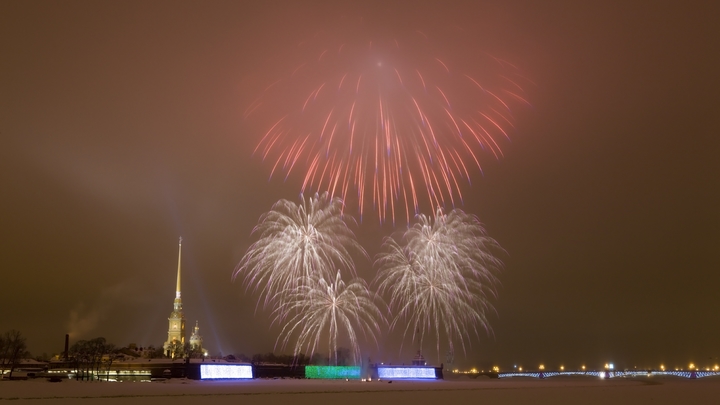 В Санкт-Петербурге прогремит салют в честь Дня снятия блокады: где посмотреть