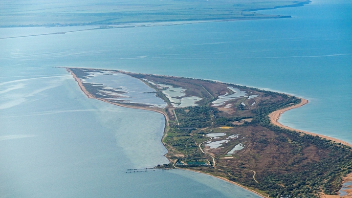 Украинские корабли вторглись в российские воды, которые принадлежали стране еще до присоединения Крыма - ЦОС ФСБ