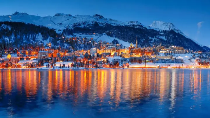 VIP-самолёт, лакшери-отель, раритетное авто: Зеленская устроила шикарные выходные в Швейцарии. Не поняли даже свои