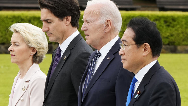 Урсула фон дер Ляйен отменила равноправные переговоры России и Украины