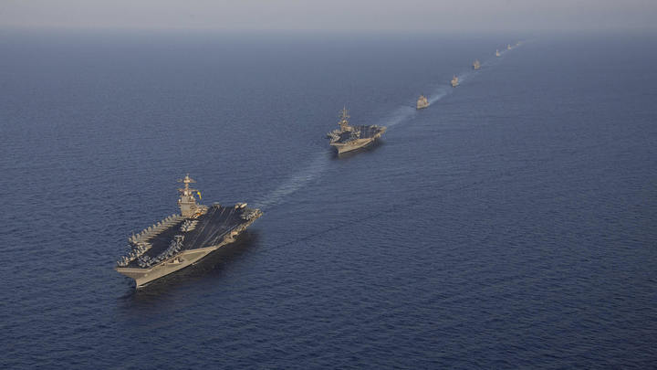 Иранский дрон пролетел рядом с авианосцем США. Пентагон разразился критикой