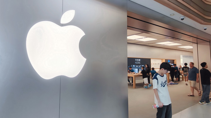 В России открылся предзаказ на новинки от Apple