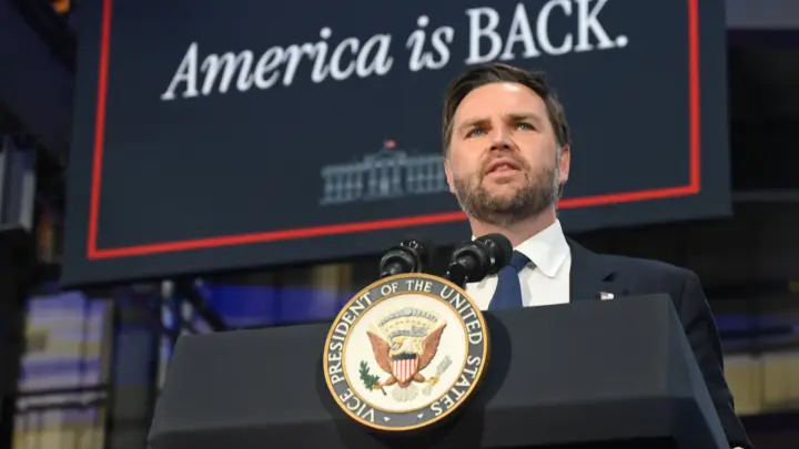 Вице-президент США Джей Ди Вэнс признался в одержимости всей темой НЛО