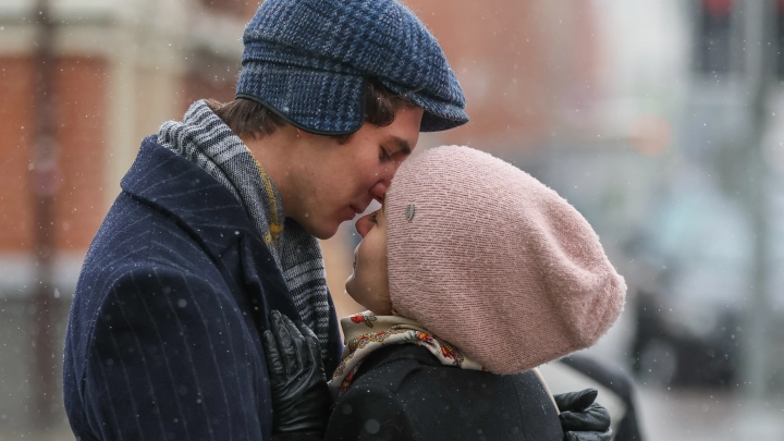 Сибирячка проведёт 10 лет в колонии за попытку передать наркотики мужчине через поцелуй