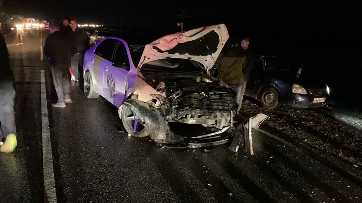 На Кубани в массовой аварии пострадали шесть человек. Ещё двое - погибли