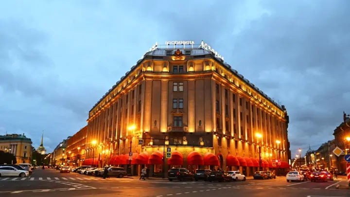 Отелям в России рекомендовали не селить китайцев на четвёртые этажи