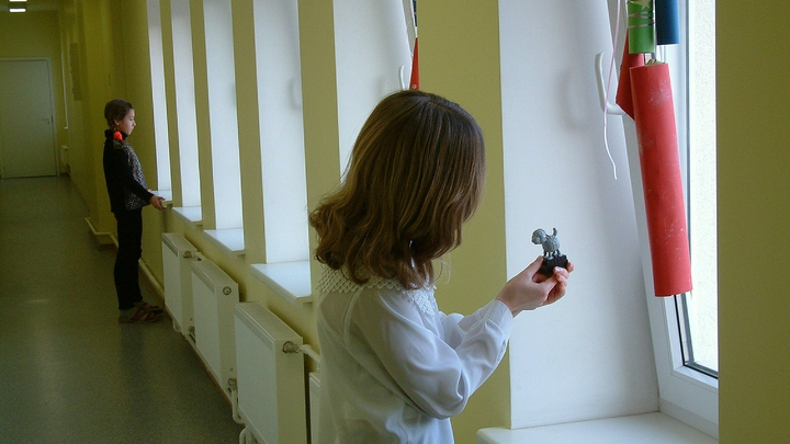 9-летние близняшки умершей актрисы Сенкевич могут оказаться в детском доме