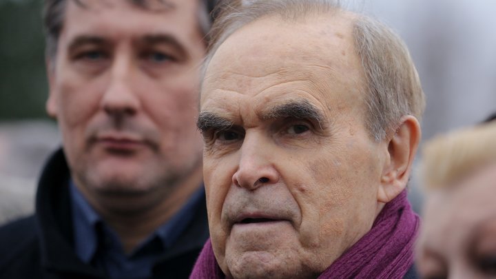 Попал в больницу с инсультом: Источник одним словом описал состояние Глеба Панфилова