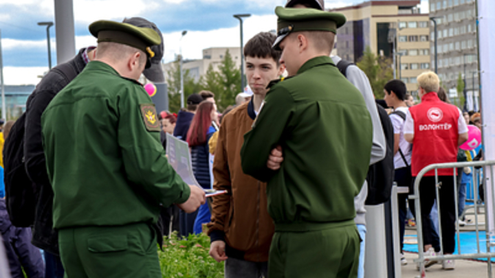 Вслед за Ахматом ещё 7 вооружённых формирований подписали контракт о подчинении ВС России